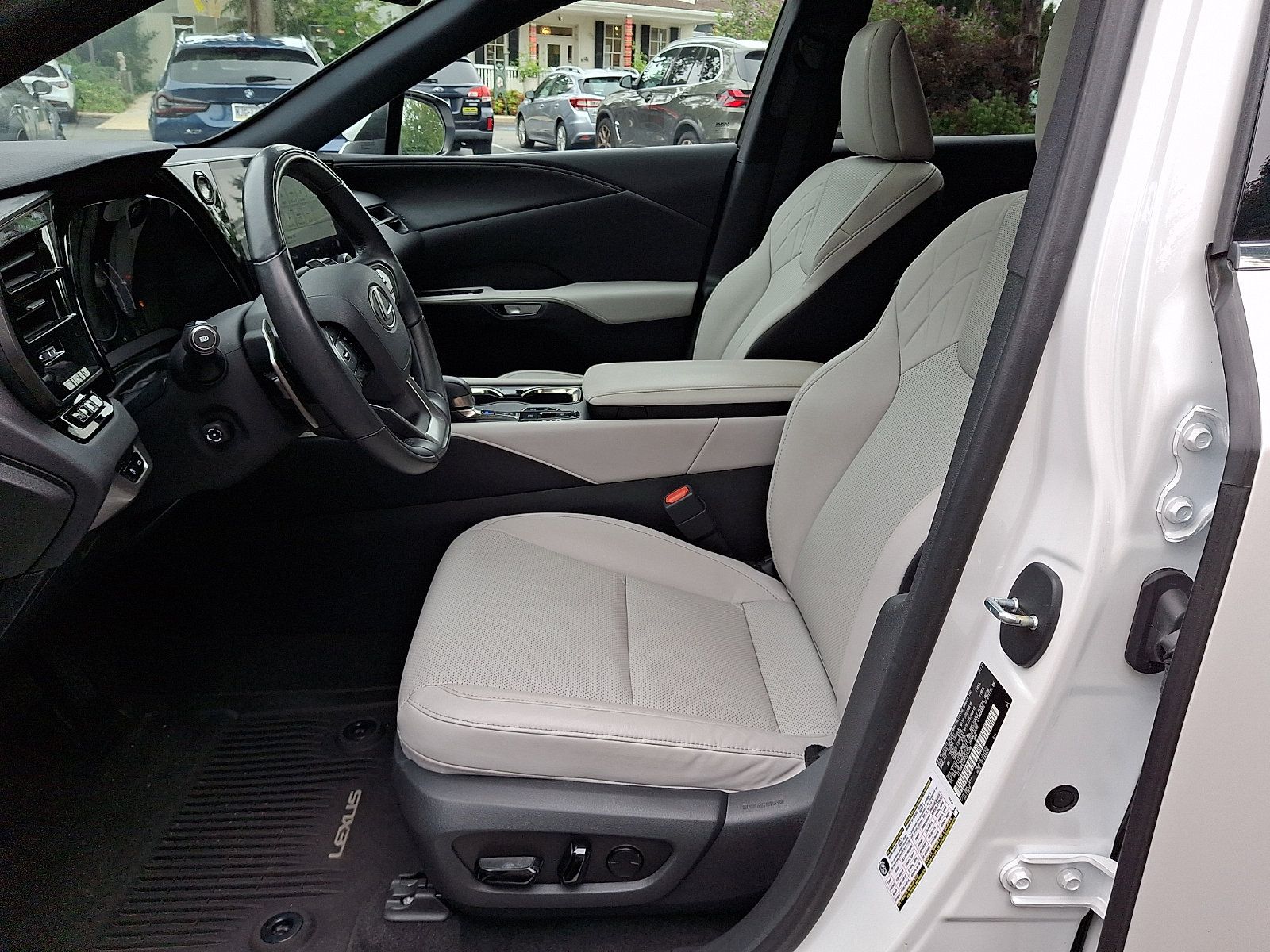 Certified 2023 Lexus RX 350 Premium w/ Accessory Package AWD/4WD image 14