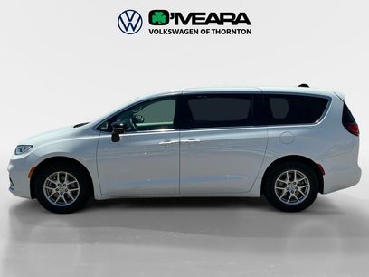 Used 2024 Chrysler Pacifica Touring-L