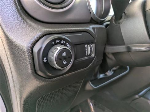 Used 2023 Jeep Gladiator Sport image 21