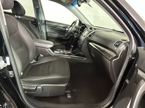 Used 2014 Kia Sorento LX FWD image 29