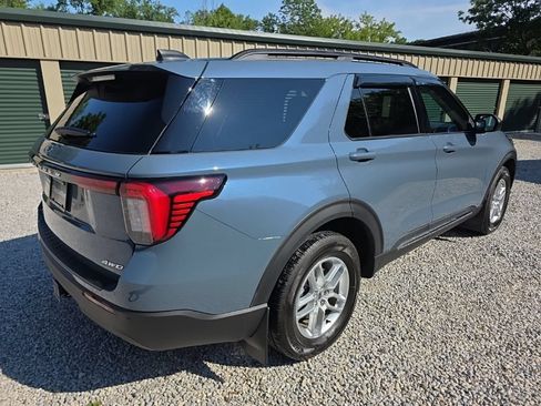 Used 2025 Ford Explorer Active AWD/4WD image 6