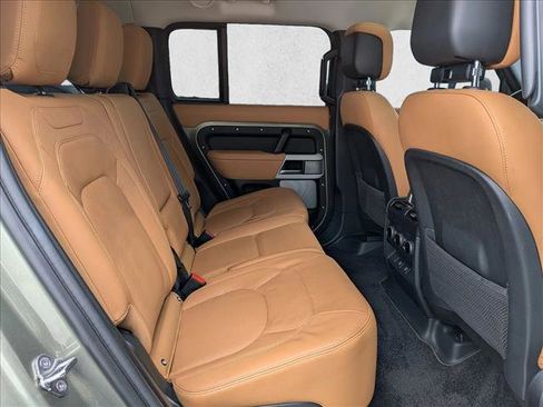 Used 2024 Land Rover Defender 130 S image 23