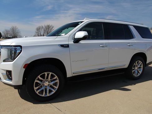 Used 2021 GMC Yukon SLT w/ SLT Luxury Plus Package image 20