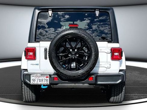 Used 2023 Jeep Wrangler Unlimited Sahara image 5