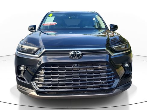 Used 2024 Toyota Grand Highlander Limited image 2