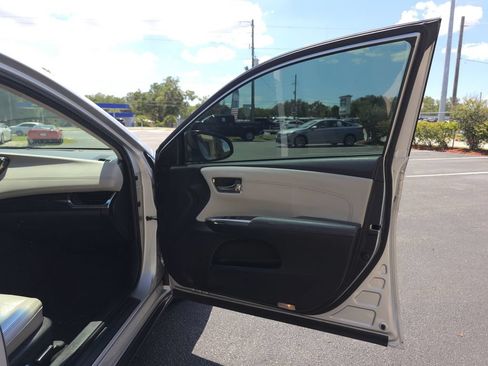 Used 2014 Toyota Avalon XLE Touring FWD image 11