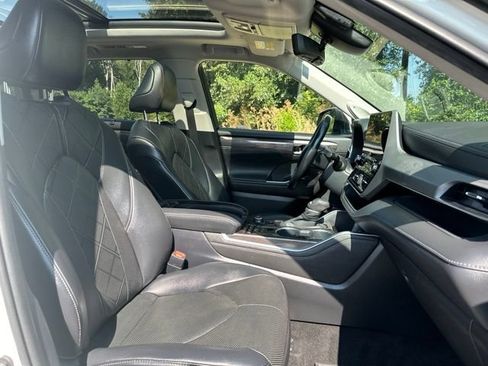 Used 2020 Toyota Highlander Platinum AWD/4WD image 28