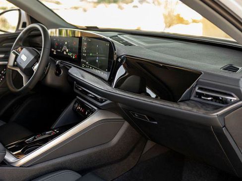 Certified 2025 Audi Q5 Premium Plus w/ Premium Plus image 28