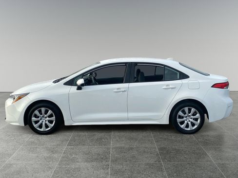 Used 2023 Toyota Corolla LE image 2