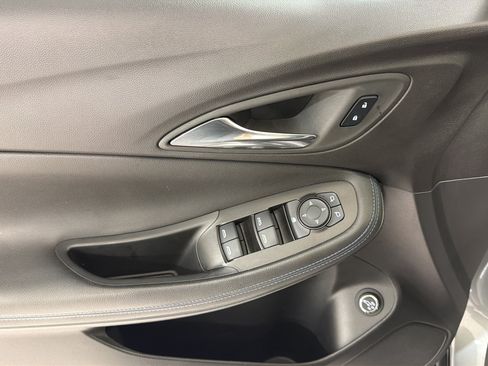 Used 2025 Buick Encore GX Sport Touring FWD image 10