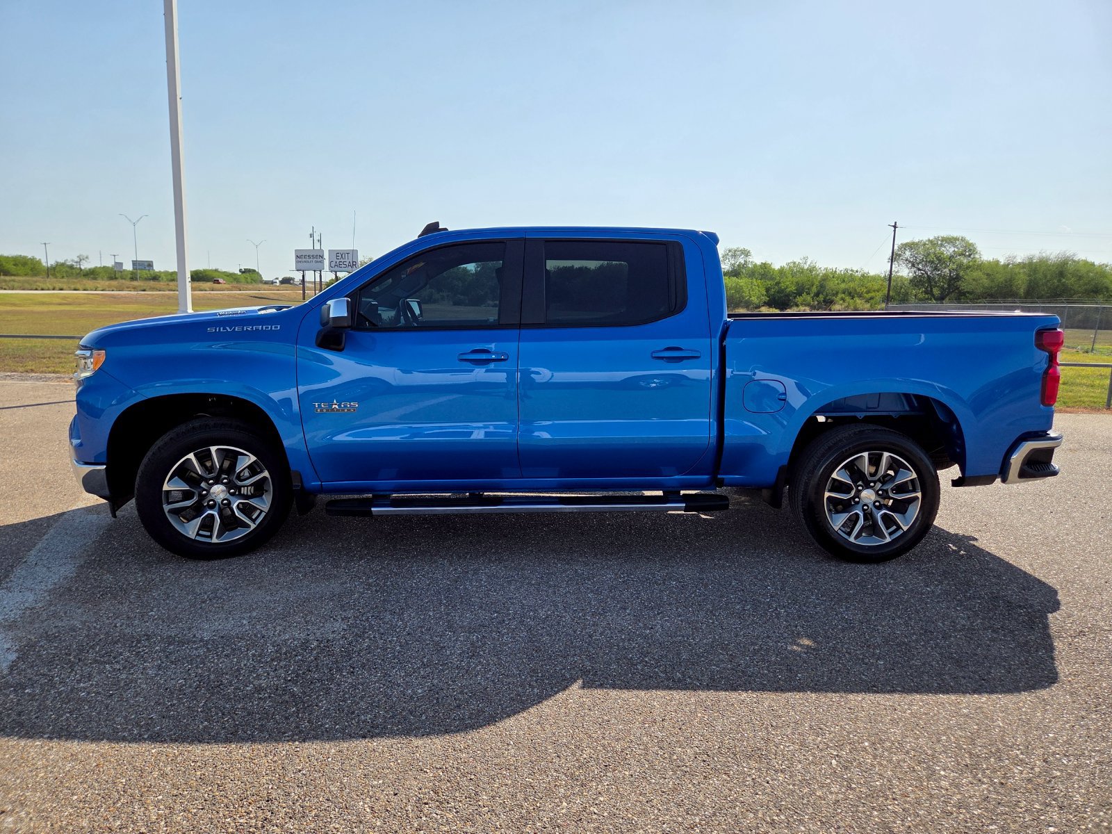 Used 2025 Chevrolet Silverado 1500 LT w/ Texas Edition Plus RWD image 4