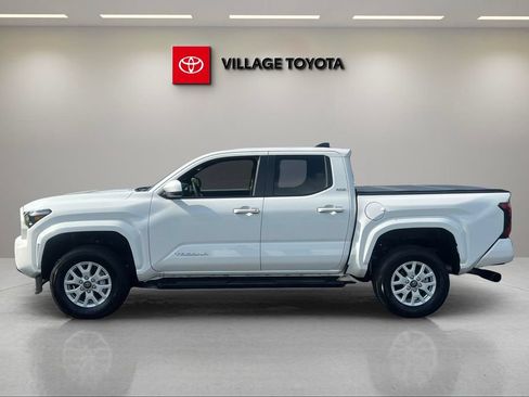 Used 2024 Toyota Tacoma SR5 w/ SR5 Upgrade Package RWD image 2