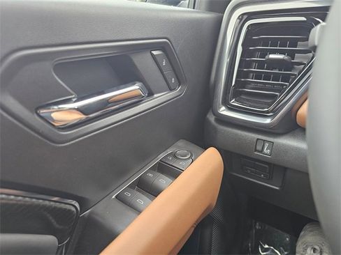 New 2025 GMC Canyon AT4 image 24