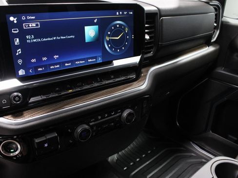 Used 2024 Chevrolet Silverado 1500 LT image 31