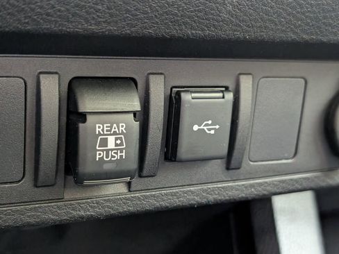 Used 2021 Toyota Tacoma SR5 RWD image 33