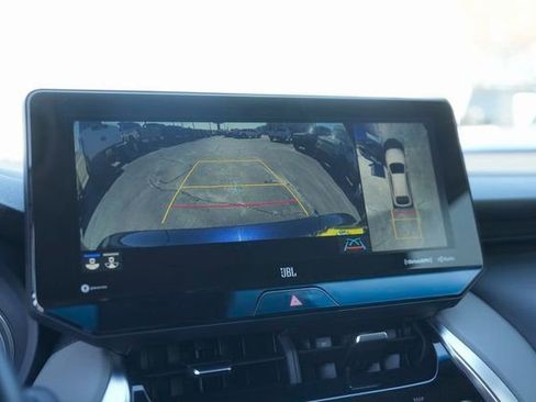 Used 2021 Toyota Venza Limited image 26