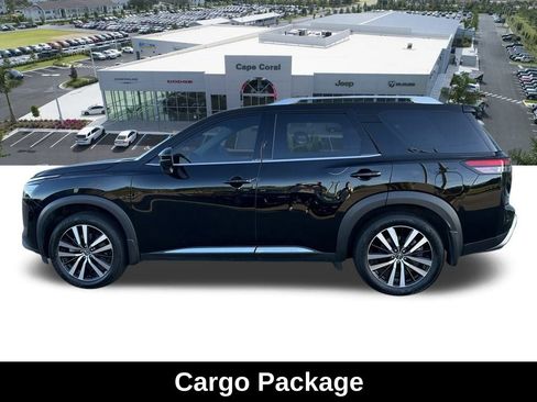 Used 2023 Nissan Pathfinder Platinum w/ Cargo Package image 7