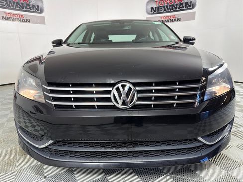 Used 2013 Volkswagen Passat TDI SE image 9