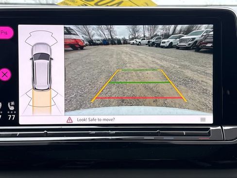 Used 2024 Volkswagen Atlas Peak Edition SE image 7