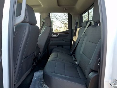 New 2026 GMC Sierra 1500 SLE w/ Preferred Package image 6