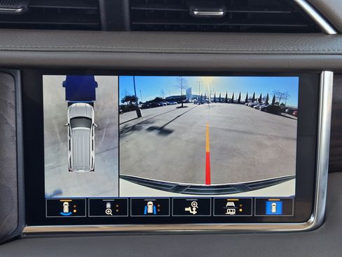 Used 2021 GMC Yukon XL Denali w/ Denali Premium Package image 20