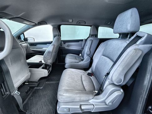 Used 2018 Honda Odyssey LX image 37