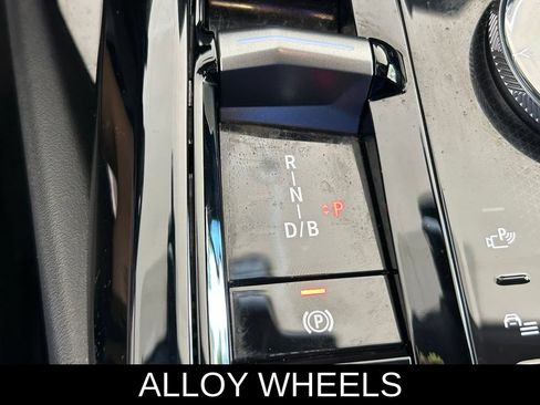 Used 2025 BMW i5 eDrive40i RWD image 10