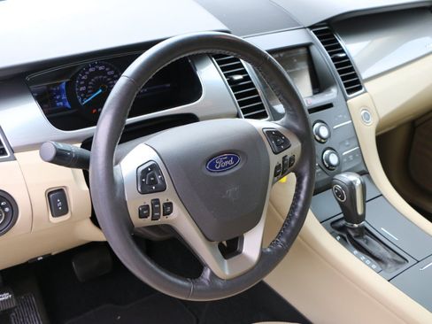 Used 2014 Ford Taurus SEL w/ Equipment Group 201A FWD image 16