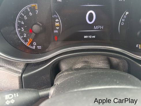 Used 2018 Jeep Grand Cherokee Laredo image 23