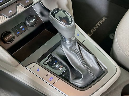 Used 2020 Hyundai Elantra Value Edition image 24