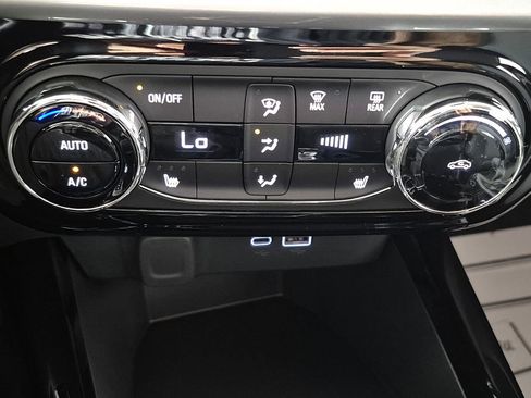 New 2026 Chevrolet Trax LT image 19