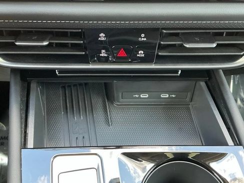 Certified 2025 Volkswagen Atlas SEL AWD/4WD image 29