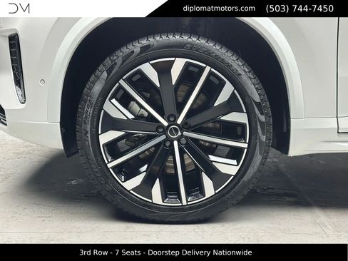 Used 2025 Volvo XC90 T8 Ultra w/ Protection Package Premier image 46