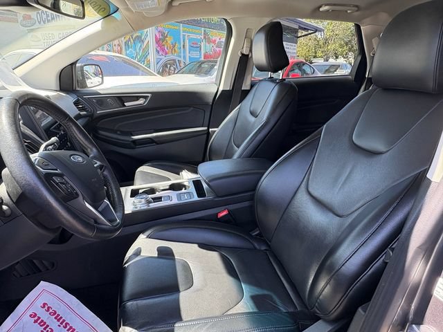 Used 2022 Ford Edge Titanium AWD/4WD image 16