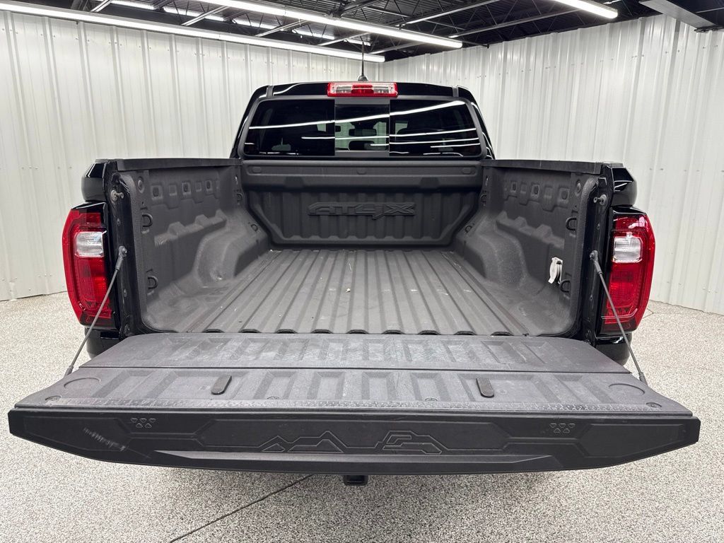 Used 2024 GMC Canyon AT4X AWD/4WD image 10