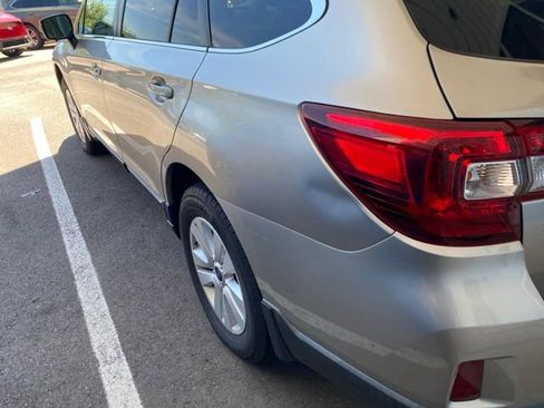Used 2017 Subaru Outback 2.5i Premium AWD/4WD image 13