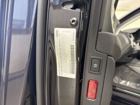 Used 2017 Audi A4 2.0T Premium image 37