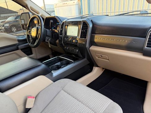 Used 2017 Ford F250 XLT w/ XLT Premium Package image 22