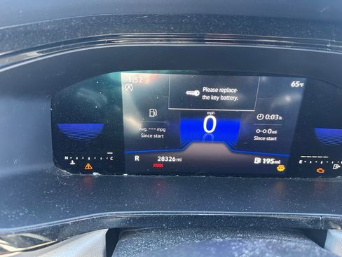 Used 2022 Volkswagen Taos S image 32