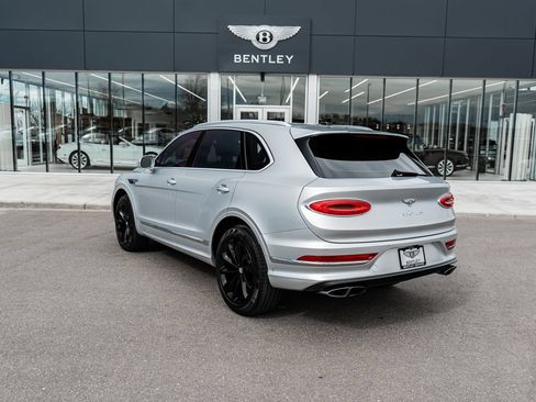 Certified 2023 Bentley Bentayga AWD/4WD image 8