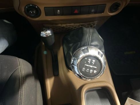 Used 2013 Jeep Wrangler Rubicon w/ PWR Convenience Group AWD/4WD image 20