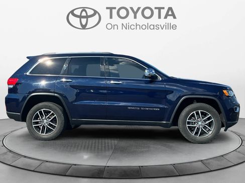 Used 2017 Jeep Grand Cherokee Limited AWD/4WD image 6