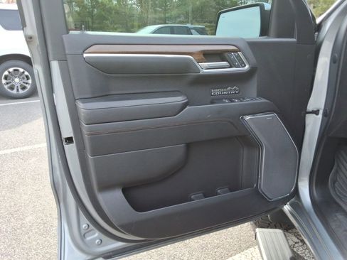 Used 2023 Chevrolet Silverado 1500 High Country w/ Technology Package AWD/4WD image 24