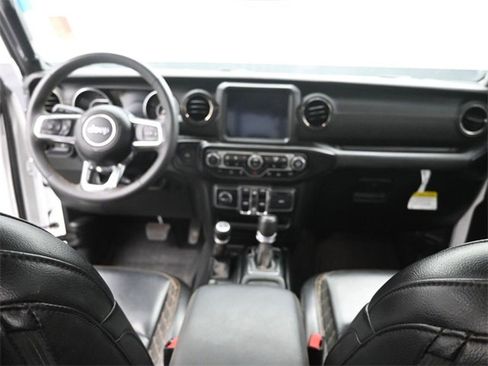 Used 2023 Jeep Gladiator Overland image 25