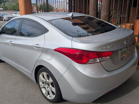 Used 2012 Hyundai Elantra Limited w/ Technology Pkg 5 FWD image 9