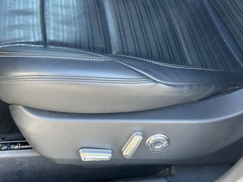 Used 2024 Lincoln Nautilus Reserve image 19