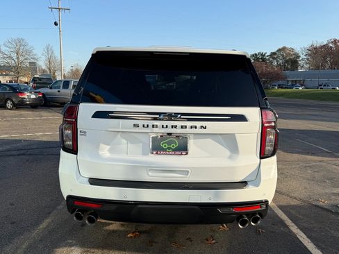 Used 2024 Chevrolet Suburban Z71 w/ Off-Road Capability Package image 4