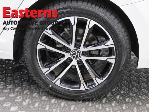 Used 2025 Volkswagen Jetta Sport FWD image 32