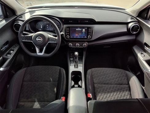 Used 2023 Nissan Kicks SV image 29