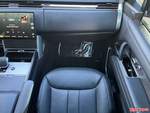 Used 2024 Land Rover Range Rover SE AWD/4WD image 18
